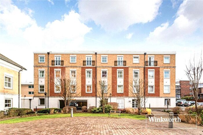 2 Bedroom Apartment For Sale In Compton Court, Crowder Close, North Finchley, London, N12