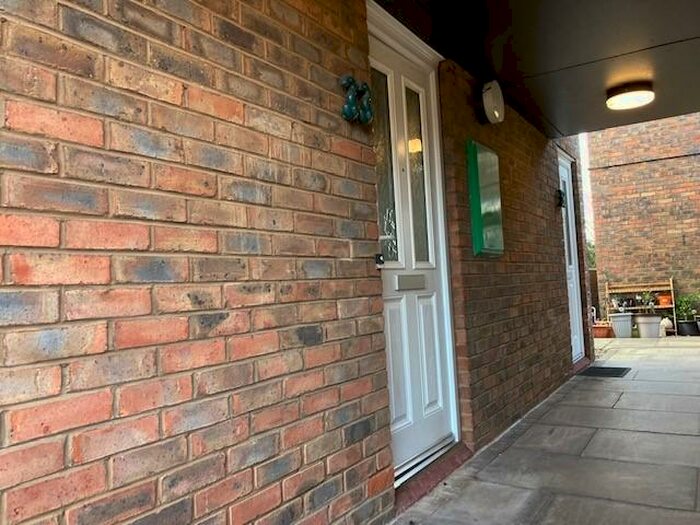 1 Bedroom Ground Flat To Rent In Ridings Court, Ryton, Tyne And Wear, NE40