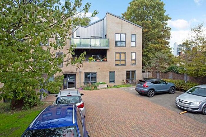 2 Bedroom Flat To Rent In Greenbanks Close, London, SE13