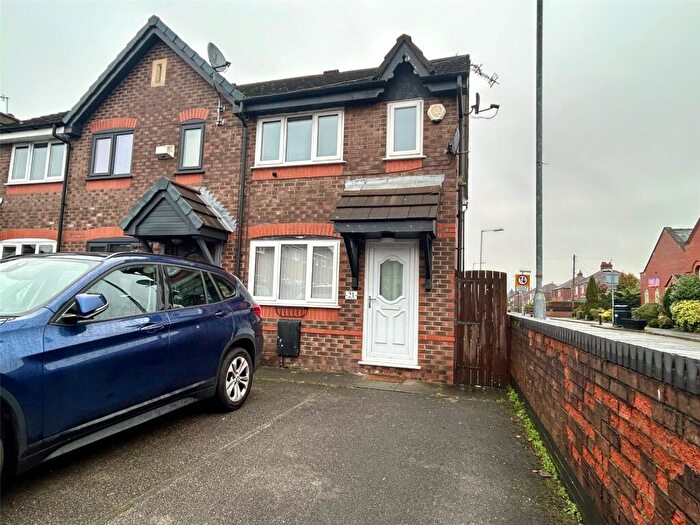 2 Bedroom Semi Detached House For Sale In Ravenoak Drive, Failsworth, Manchester, Greater Manchester, M35