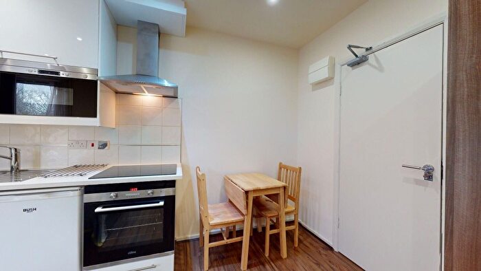 Studio To Rent In Cranhurst Road, London, NW2