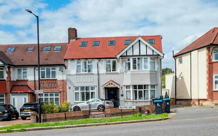 5 Bedroom Property To Rent In Wilmer Way, London, N14