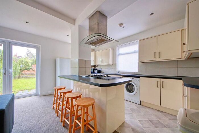 4 Bedroom Retail Premises To Rent In Landseer Road, Leicester, LE2