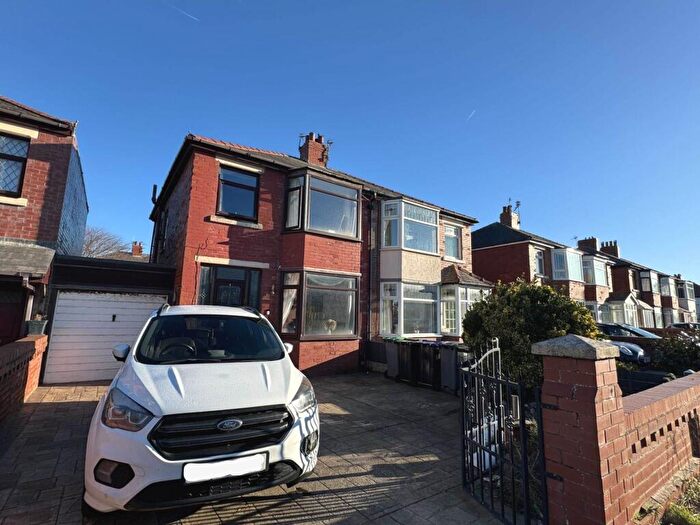 3 Bedroom Semi-Detached House For Sale In Wetherby Avenue, Blackpool, FY4