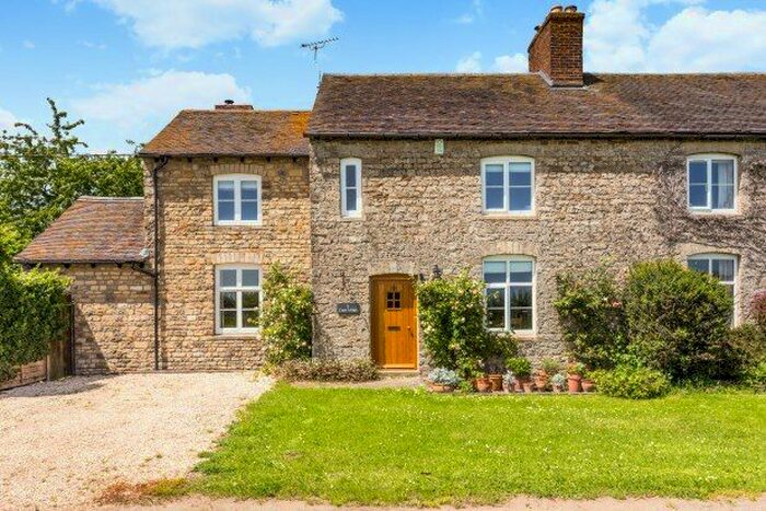 3 Bedroom End Of Terrace House To Rent In Caps Lodge, Eaton, OX13