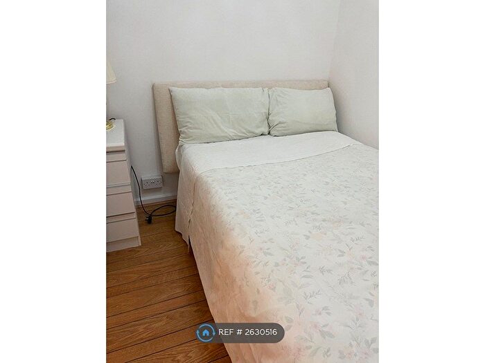 3 Bedroom Semi-Detached House To Rent In Montrose Avenue, Berkshire, SL3