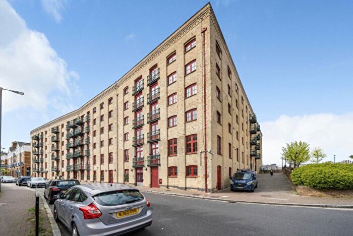 1 Bedroom Property To Rent In Rotherhithe Street, Surrey Quays, London, SE16