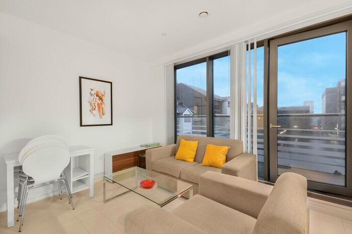 Flat To Rent In Baltimore Wharf London, E14