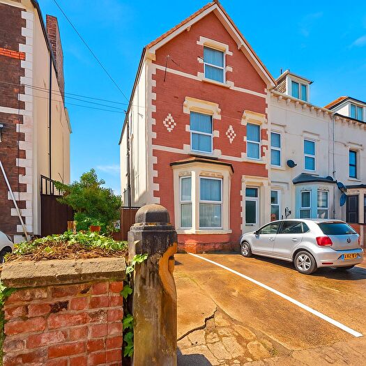 2 Bedroom Apartment For Sale In Clarendon Road, Wallasey, CH44