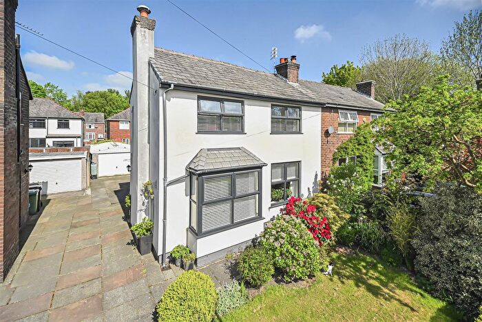 3 Bedroom Semi-detached House For Sale In Clovelly Avenue, Leigh, WN7