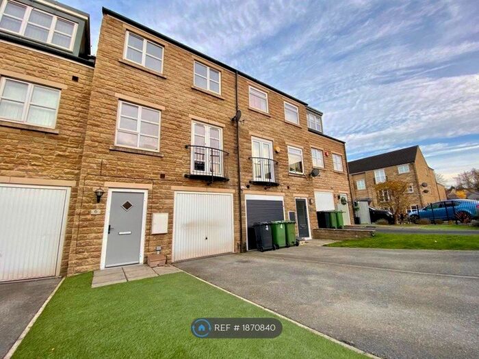 4 Bedroom Terraced House To Rent In Marlington Drive, Huddersfield, HD2