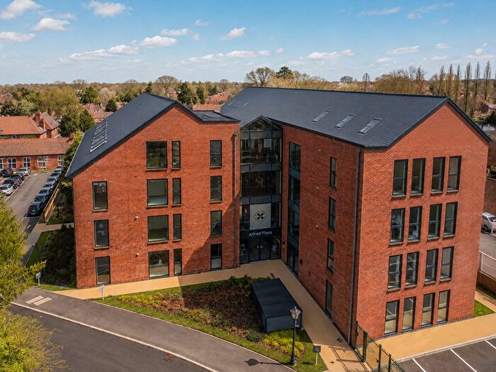 3 Bedroom Flat For Sale In Blossomfield Road, Solihull, B91