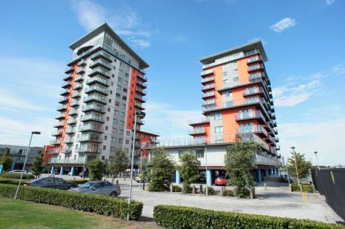 2 Bedroom Flat To Rent In Mizzen Mast House, Mast Quay, London, SE18