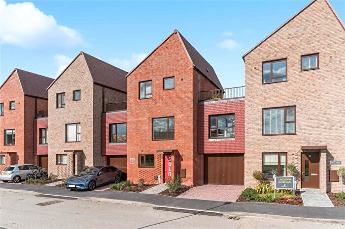 4 Bedroom House For Sale In Lawrence Weaver Road, Cambridge, CB3