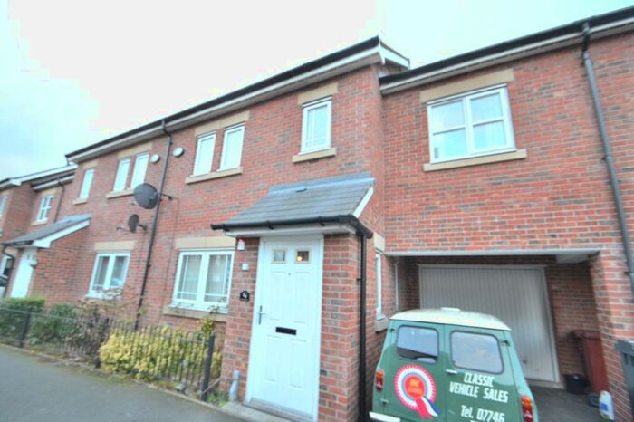 4 Bedroom Semi-Detached House To Rent In Drayton Street, Hulme, Manchester, M15