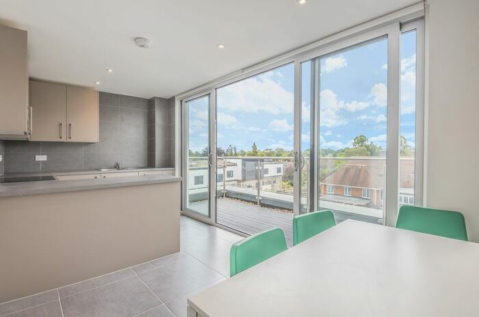 2 Bedroom Flat To Rent In Latimer Road, Headington, Oxford, OX3