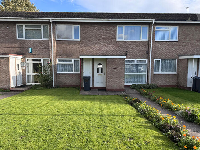 2 Bedroom Maisonette For Sale In Langham Close, Birmingham, West Midlands, B26