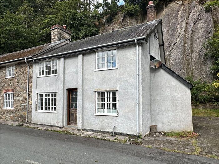 2 Bedroom End Of Terrace House For Sale In Jubilee Terrace, Cwmbelan, Llanidloes, Powys, SY18