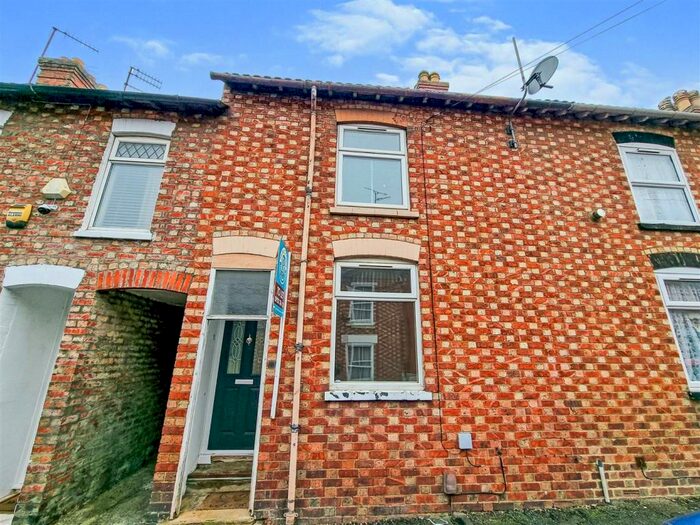 2 Bedroom Terraced House To Rent In Grove Road, Rushden, Northants, NN10
