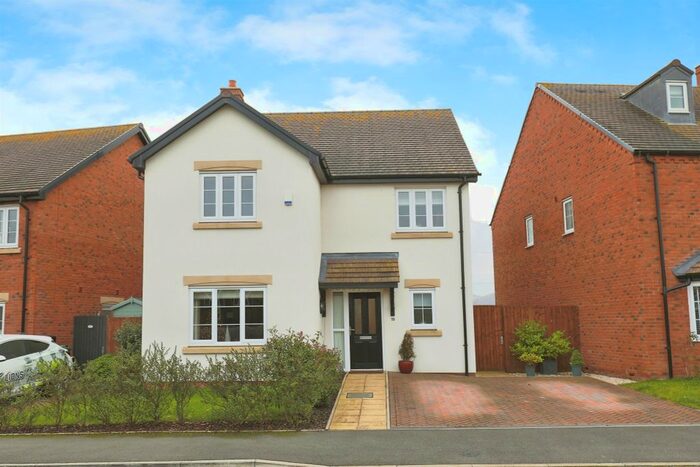 4 Bedroom Detached House For Sale In Old Bank Close, Bransford, Worcester, WR6
