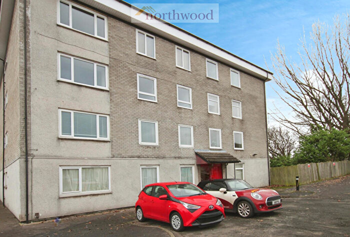 2 Bedroom Flat For Sale In Abbotsford Drive, Grangemouth, Falkirk, FK3