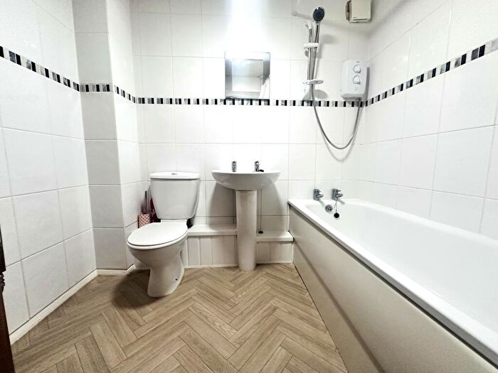 2 Bedroom Flat To Rent In Beauchamp Place, Oxford, OX4