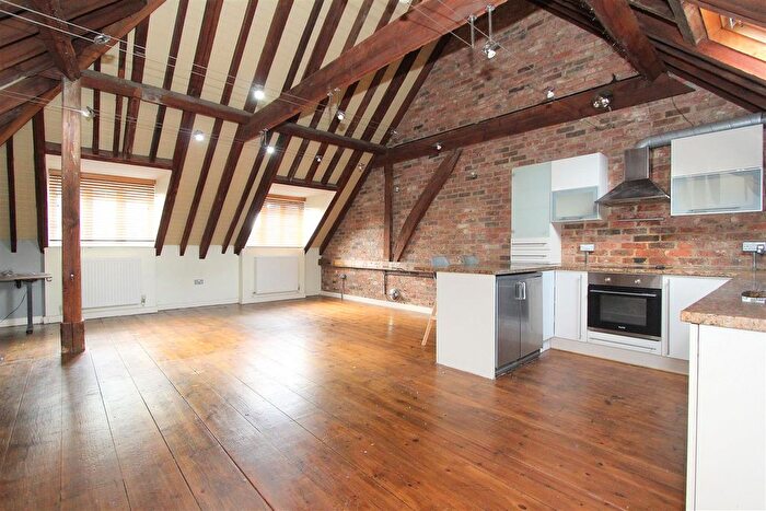 3 Bedroom End Of Terrace House For Sale In Church Road, Wallington, SM6