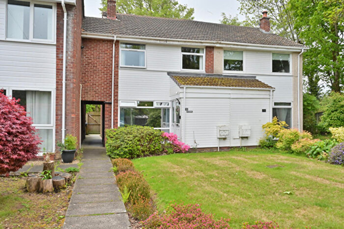 3 Bedroom End Of Terrace House For Sale In Stoney Brae, Paisley, PA2