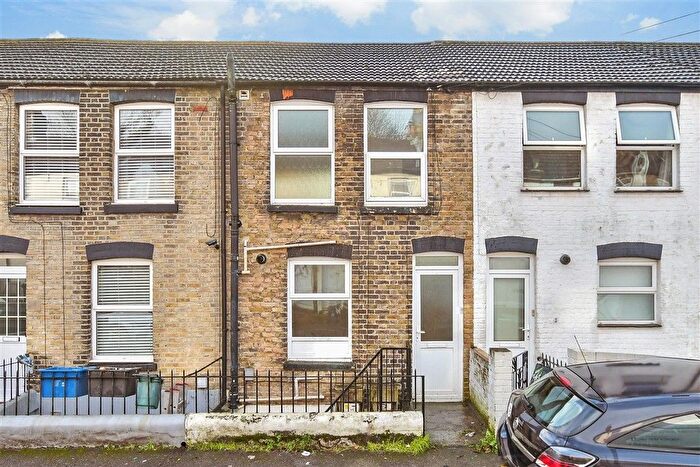 2 Bedroom Maisonette For Sale In Percival Terrace, Dover, Kent, CT17