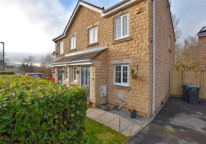 3 Bedroom Semi Detached House For Sale In Hurst Close, Glossop, Derbyshire, SK13