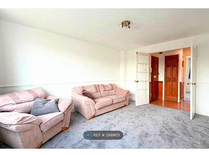 1 Bedroom Flat To Rent In Coleridge Way, Orpington, BR6