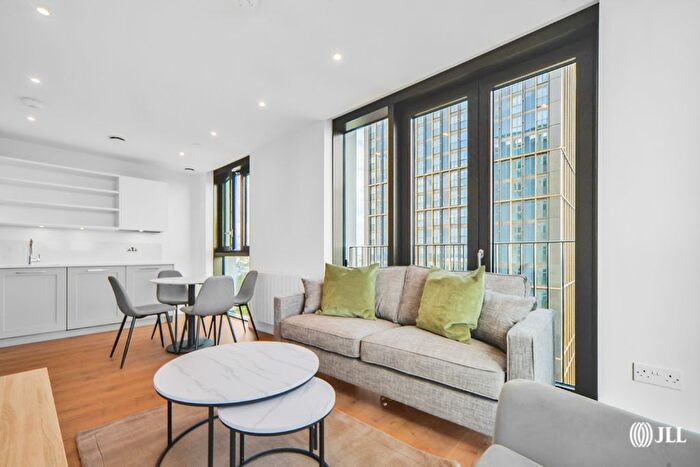 2 Bedroom Flat To Rent In Menara Point, London, E15