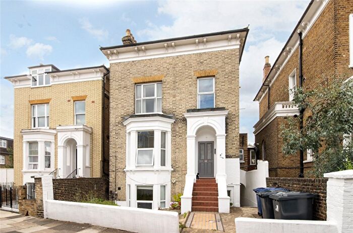 2 Bedroom Flat To Rent In Richmond Road, Ealing, London, W5