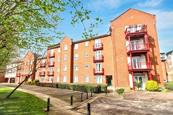 1 Bedroom Flat For Sale In Barnshaw House, Aylesbury, HP21