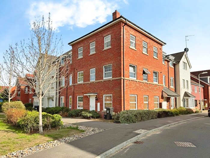 2 Bedroom Apartment For Sale In Clover Rise, Woodley, Reading, RG5
