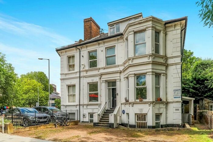 1 Bedroom Property To Rent In Grove Crescent, Kingston Upon Thames, Surrey, KT1