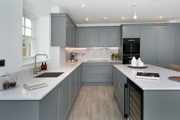 4 Bedroom Detached House For Sale In Summerfield Close, Staple, Canterbury, CT3