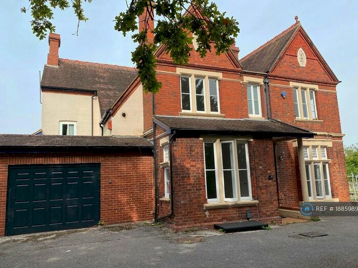 4 Bedroom Detached House To Rent In Watling Street, Fenny Stratford, Milton Keynes, MK1