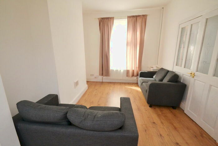 2 Bedroom Terraced House To Rent In Dorset Avenue, Rusholme, Manchester, M14