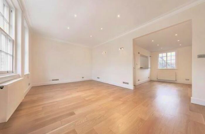 3 Bedroom Flat To Rent In Glentworth Street, Marylebone, London, NW1
