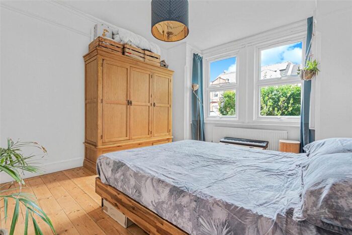 2 Bedroom Apartment For Sale In Spencer Road, Harrow, HA3