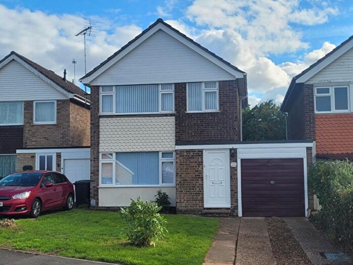 3 Bedroom House To Rent In Oaks Drive, Higham Ferrers, NN10