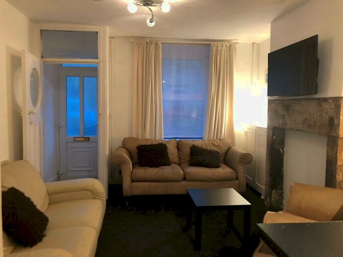 3 Bedroom Private Hall To Rent In Prospect Street, Lancaster, LA1