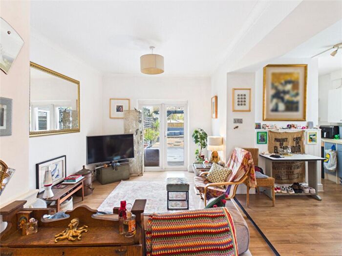 2 Bedroom Apartment For Sale In Stackpool Road, Bristol, BS3