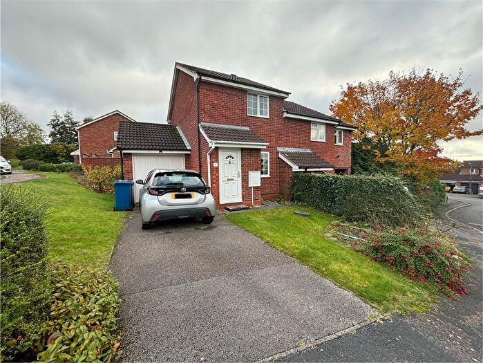 2 Bedroom Property To Rent In Heenan Grove, Lichfield, WS13