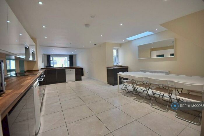 9 Bedroom Terraced House To Rent In Miskin Street, Cardiff, CF24