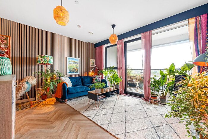 1 Bedroom Flat To Rent In Loughborough Park, London, SW9