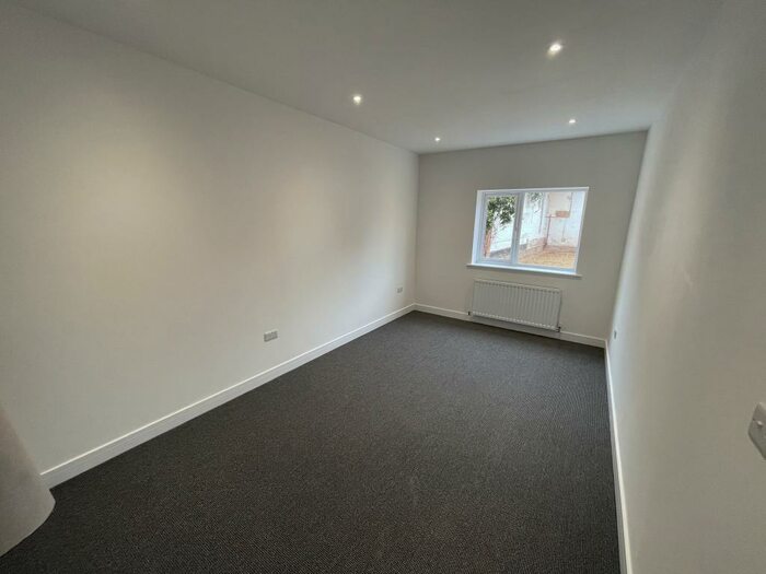 2 Bedroom Apartment To Rent In Avenue Road, Rugby, CV21