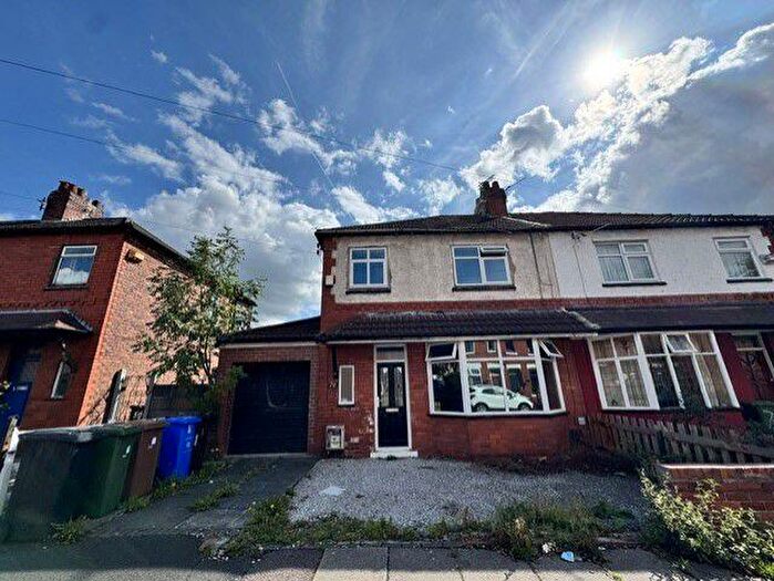 3 Bedroom Semi Detached House For Sale In Ash Road, Denton, Manchester, Greater Manchester, M34