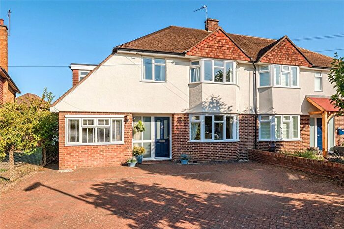 4 Bedroom Semi-Detached House For Sale In York Gardens, Walton-On-Thames, KT12